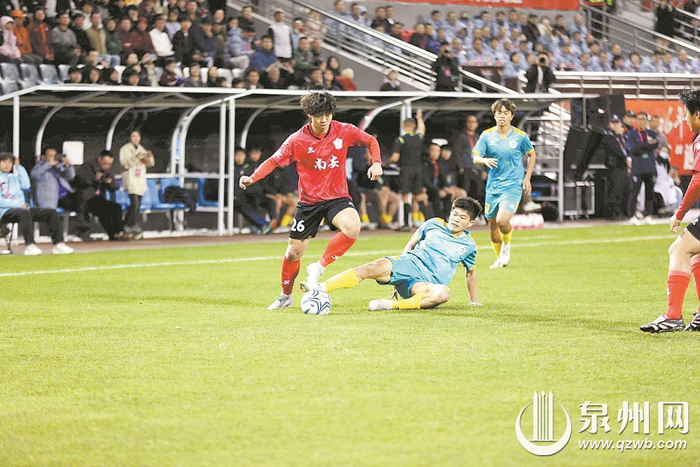 开云体育入口-2026年泉州市首届“迎春杯”足球联赛落幕 南安队夺冠|丰泽队|安溪队|丰泽|安溪|比赛_新浪体育_新浪新闻